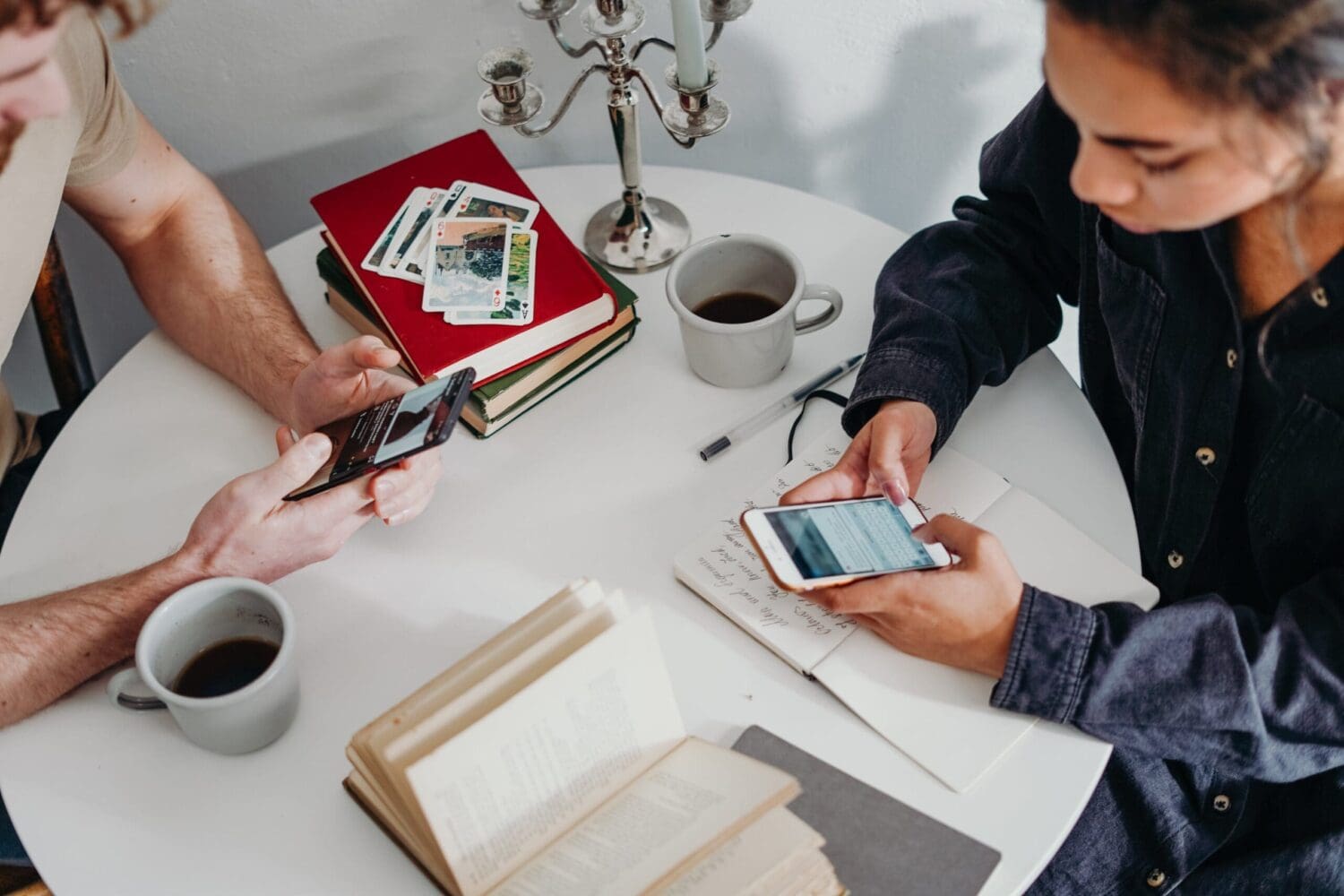 people texting and engaging with sms marketing